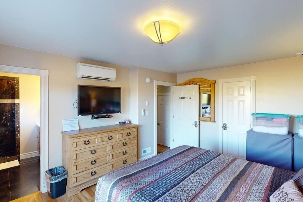 Parowan Tacit Shadow Resort Shangri-La King Suite, Gym, Coffee Bar, Hot-Tub, Free Laundry, Food Available מראה חיצוני תמונה