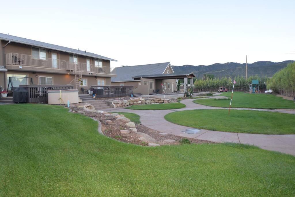 Parowan Tacit Shadow Resort Shangri-La King Suite, Gym, Coffee Bar, Hot-Tub, Free Laundry, Food Available מראה חיצוני תמונה