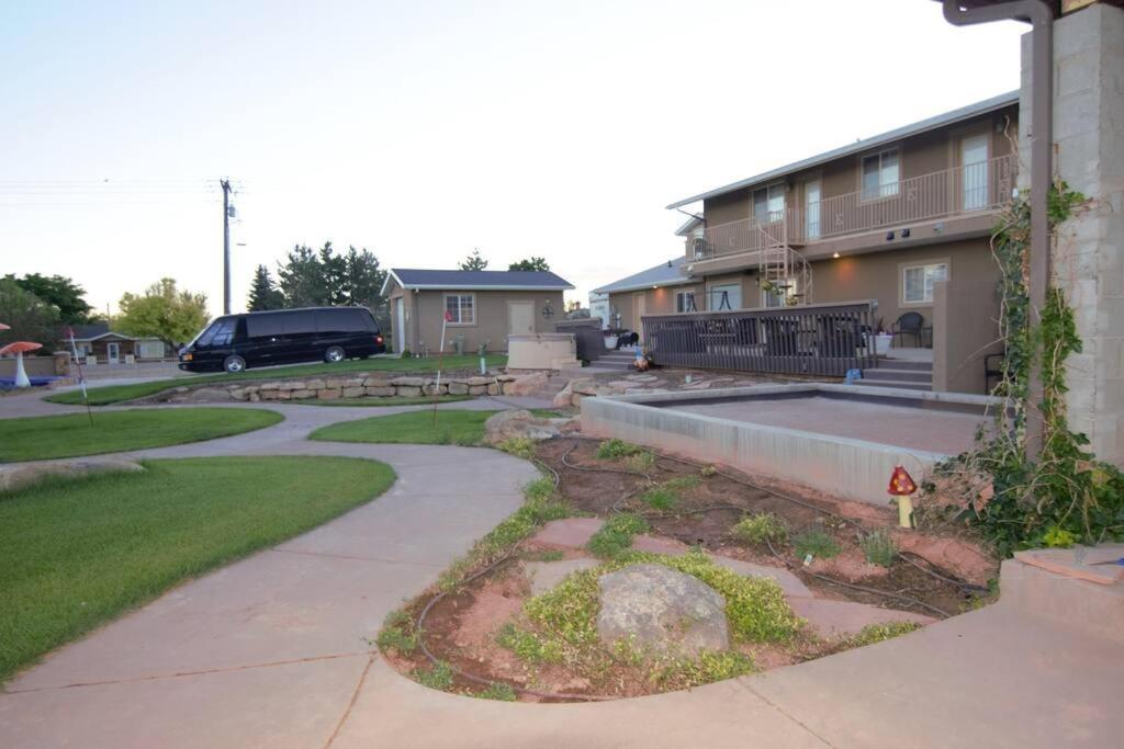 Parowan Tacit Shadow Resort Shangri-La King Suite, Gym, Coffee Bar, Hot-Tub, Free Laundry, Food Available מראה חיצוני תמונה
